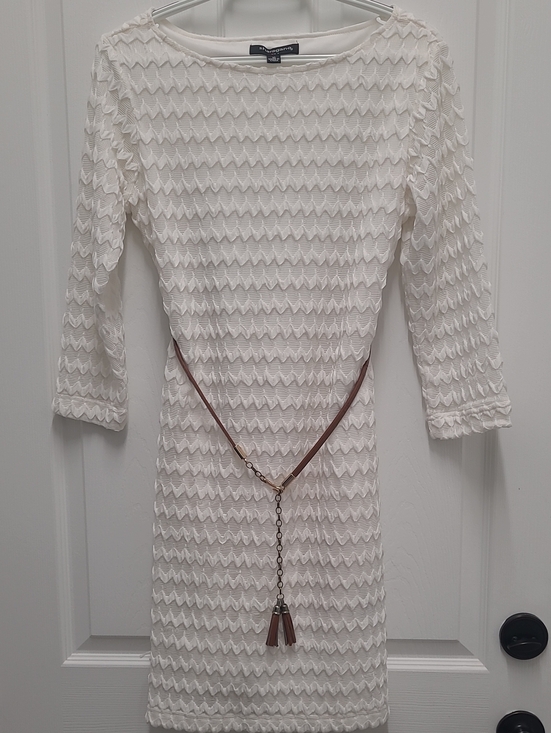 Sharagano Dresses & Skirts - Sharagano White Textured Long Sleeve Dress with Tassel Belt